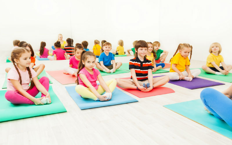 The Many Benefits That You Can Reap From Teaching Yoga to Kids