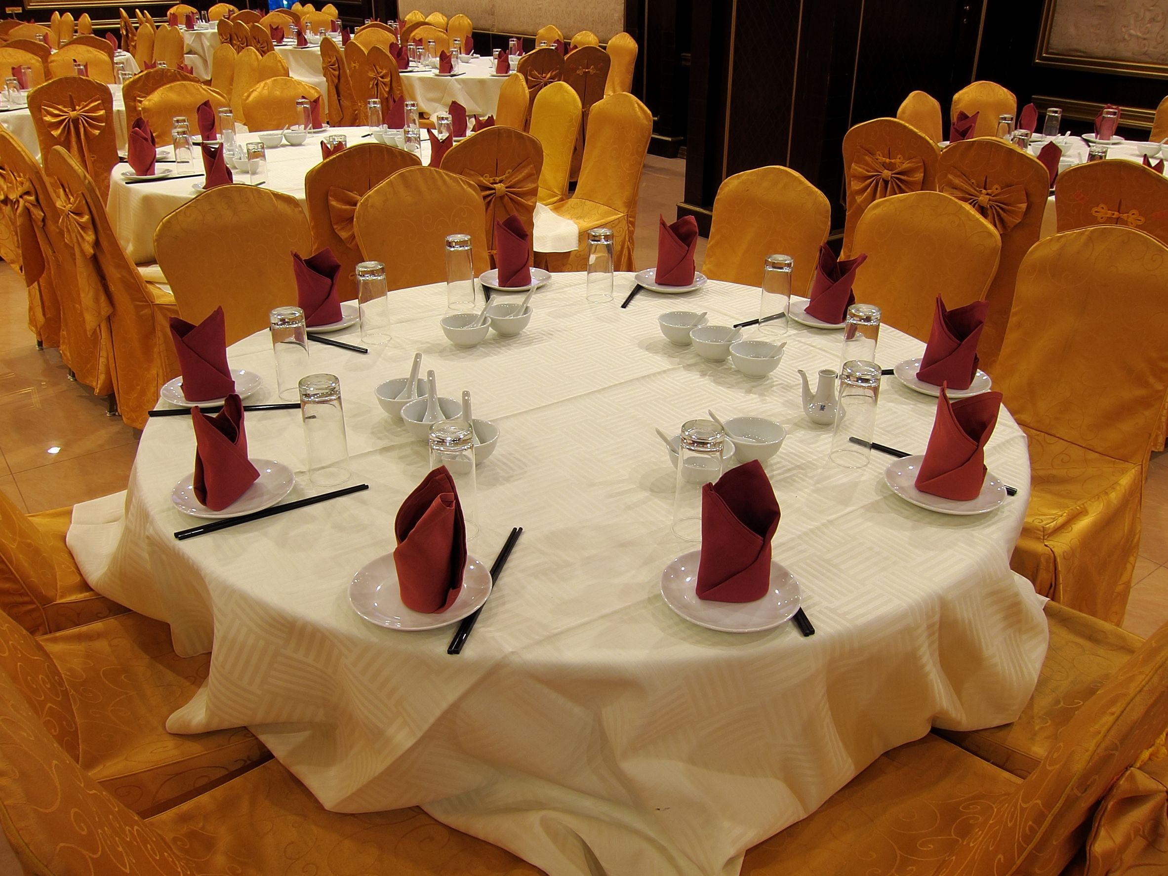Different Wedding Chairs and Chair Covers in Austin, Texas.
